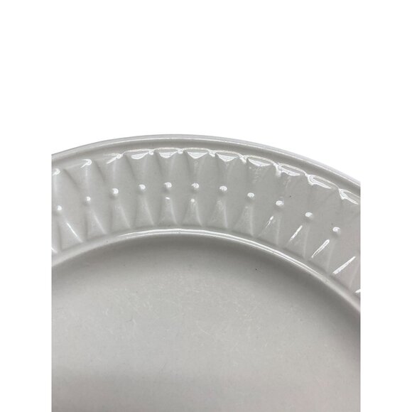 Totally Today White Ceramic 10.5" Dinner Plates Geometric Embossed Rim Design - Picture 3 of 8